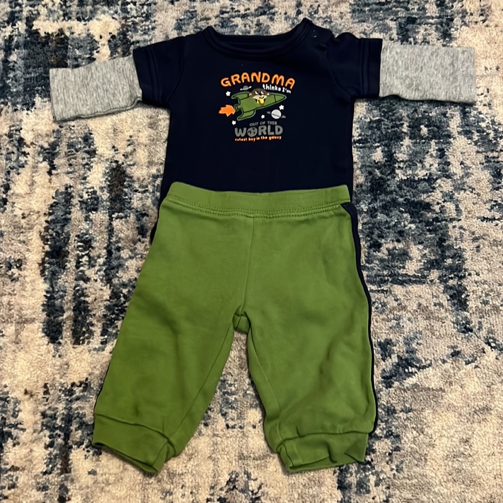 Carters NewBorn Lot (B-3) - Picture 8 of 11